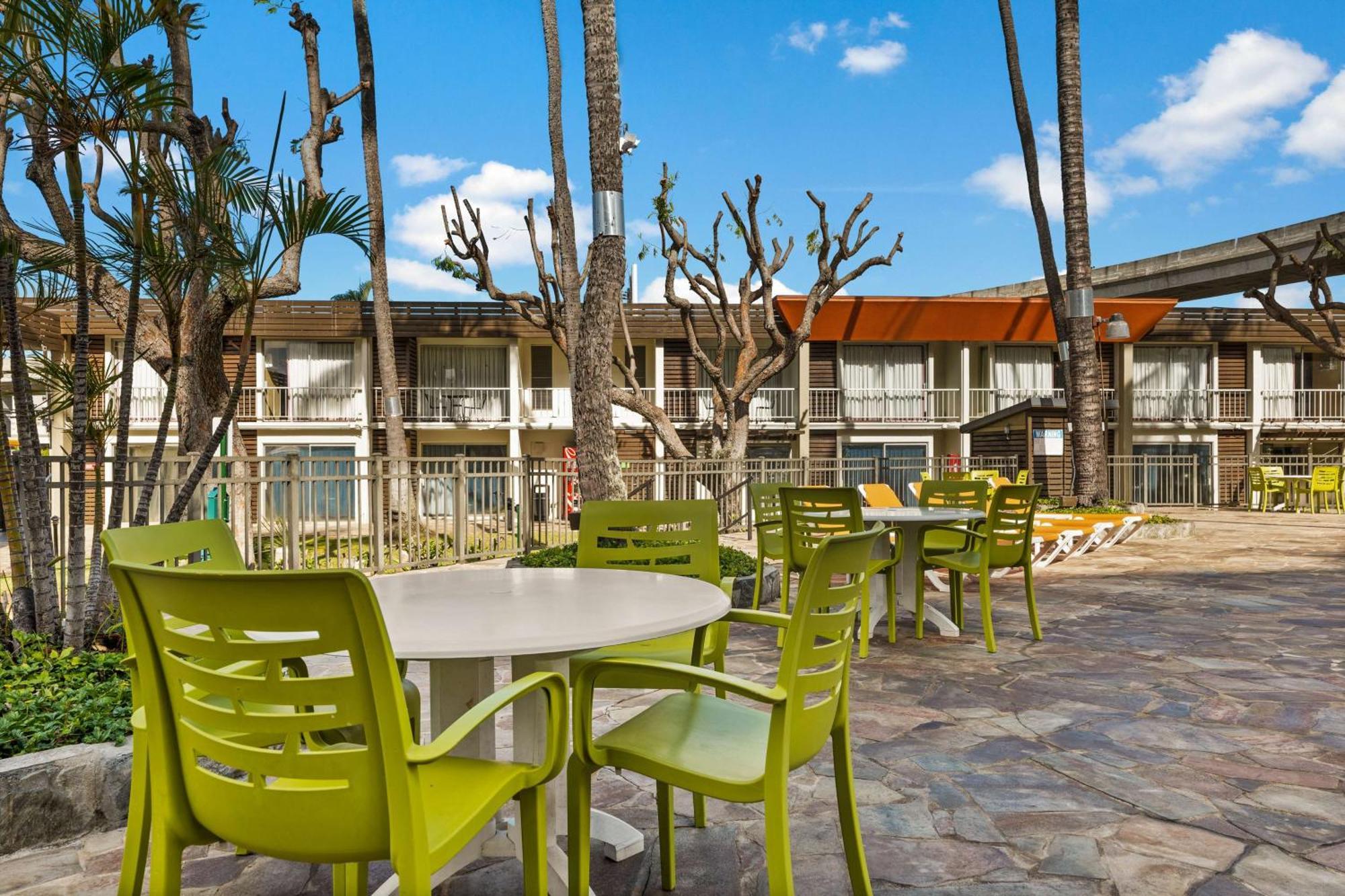 Best Western The Plaza Hotel Honolulu Airport - Free Breakfast Exterior photo