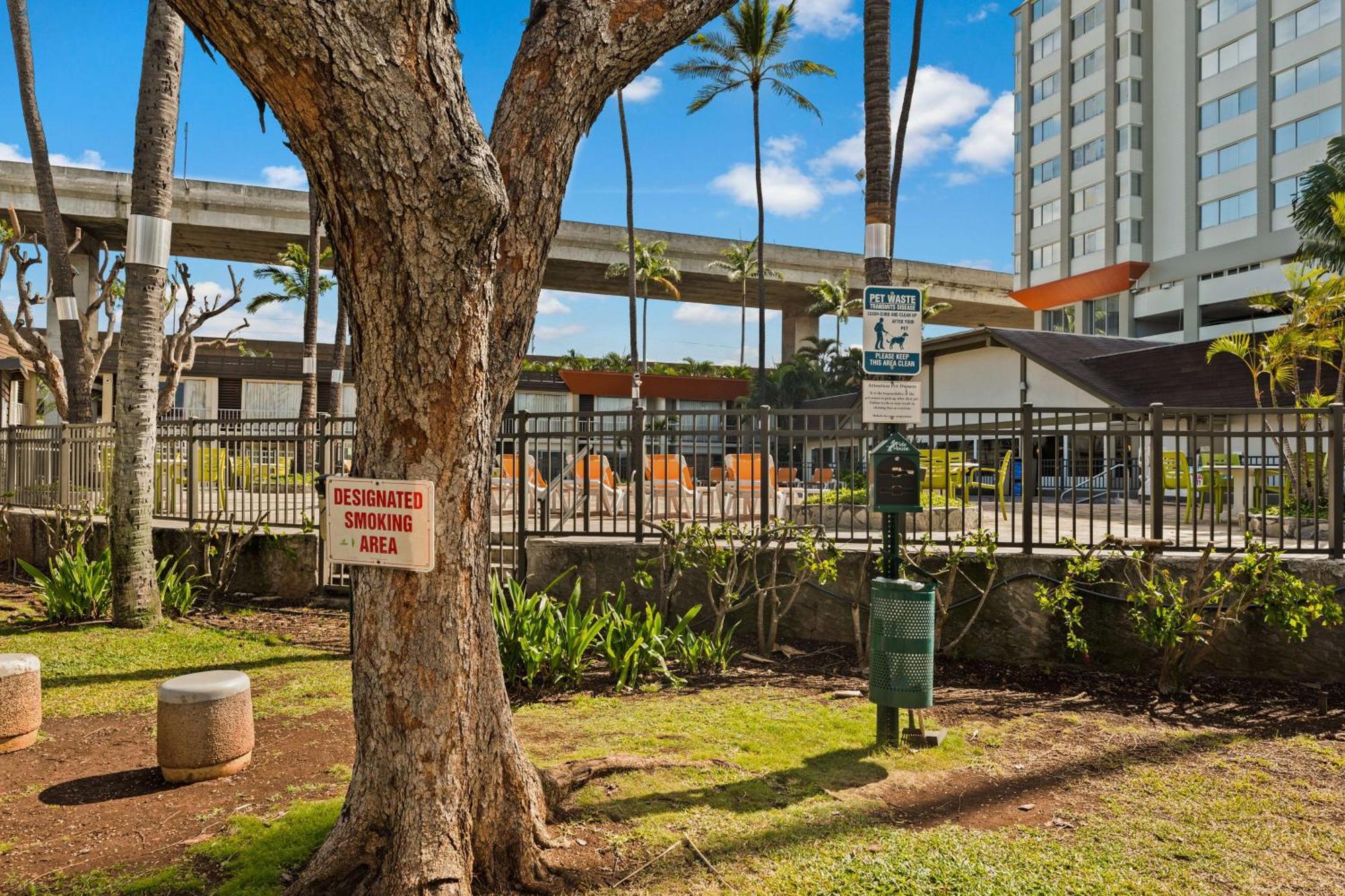 Best Western The Plaza Hotel Honolulu Airport - Free Breakfast Exterior photo